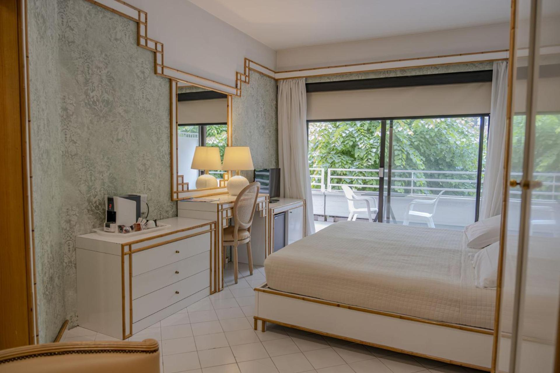 Hotel President - Vintage Hotel In Centro Riccione Exterior photo