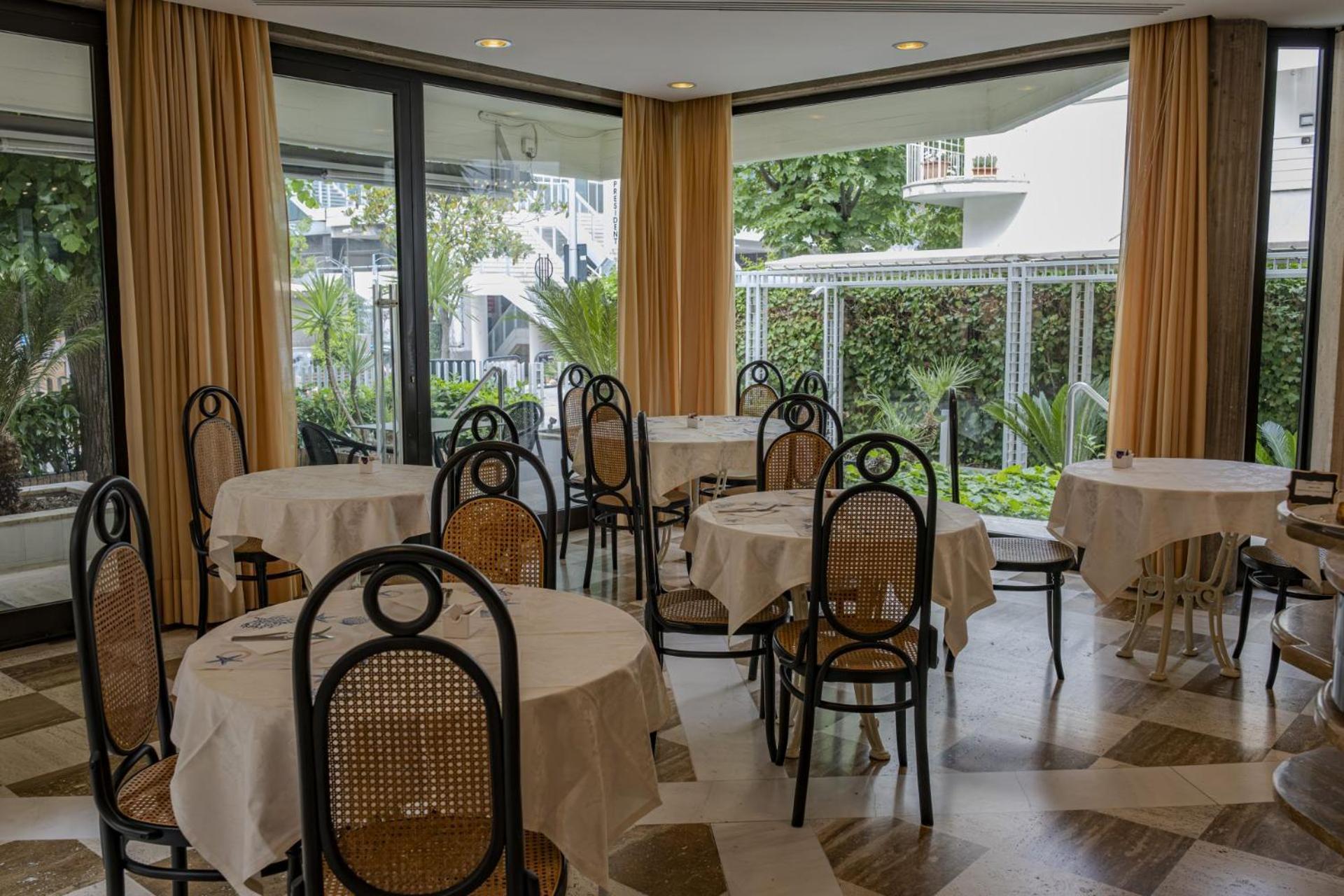 Hotel President - Vintage Hotel In Centro Riccione Exterior photo