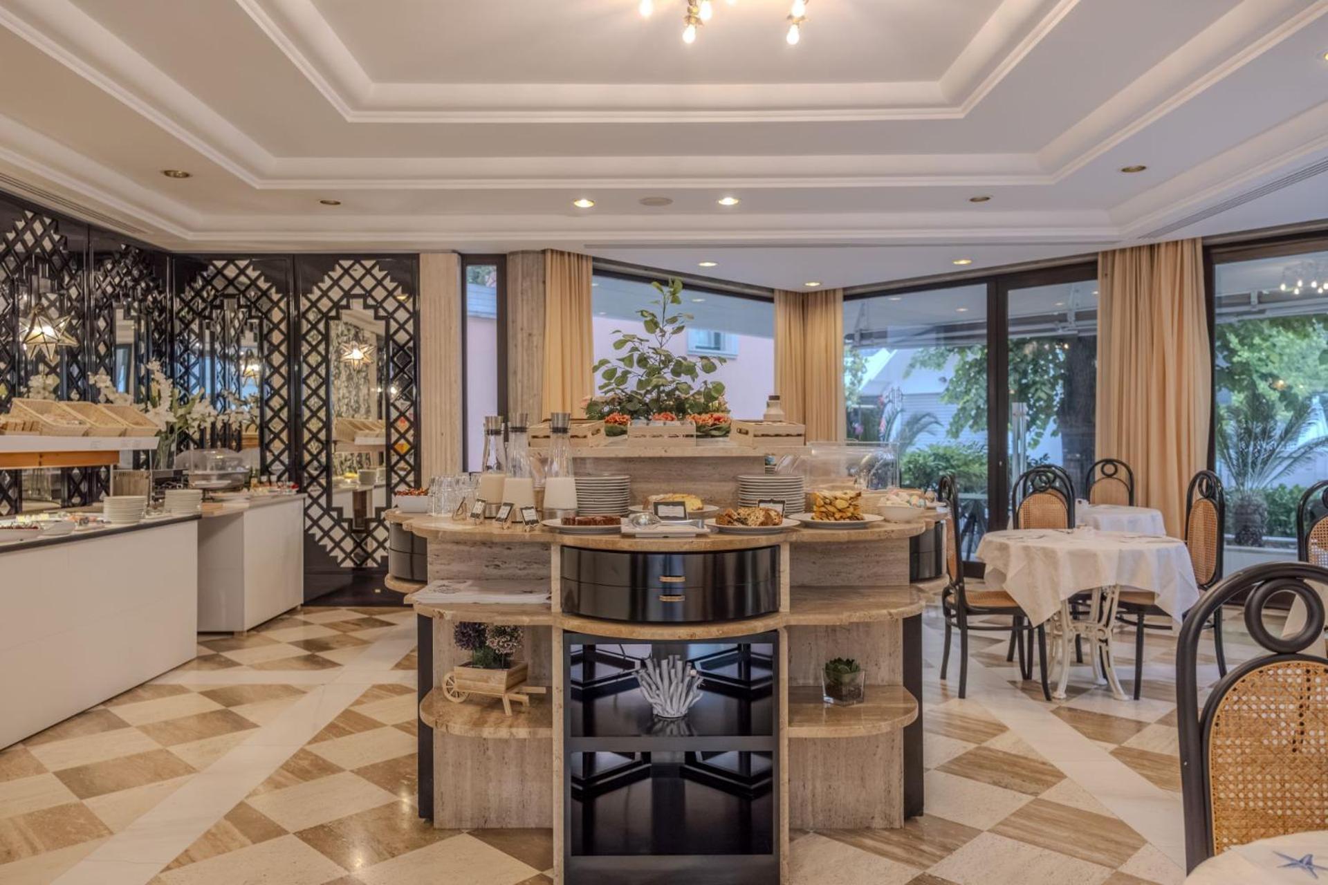 Hotel President - Vintage Hotel In Centro Riccione Exterior photo