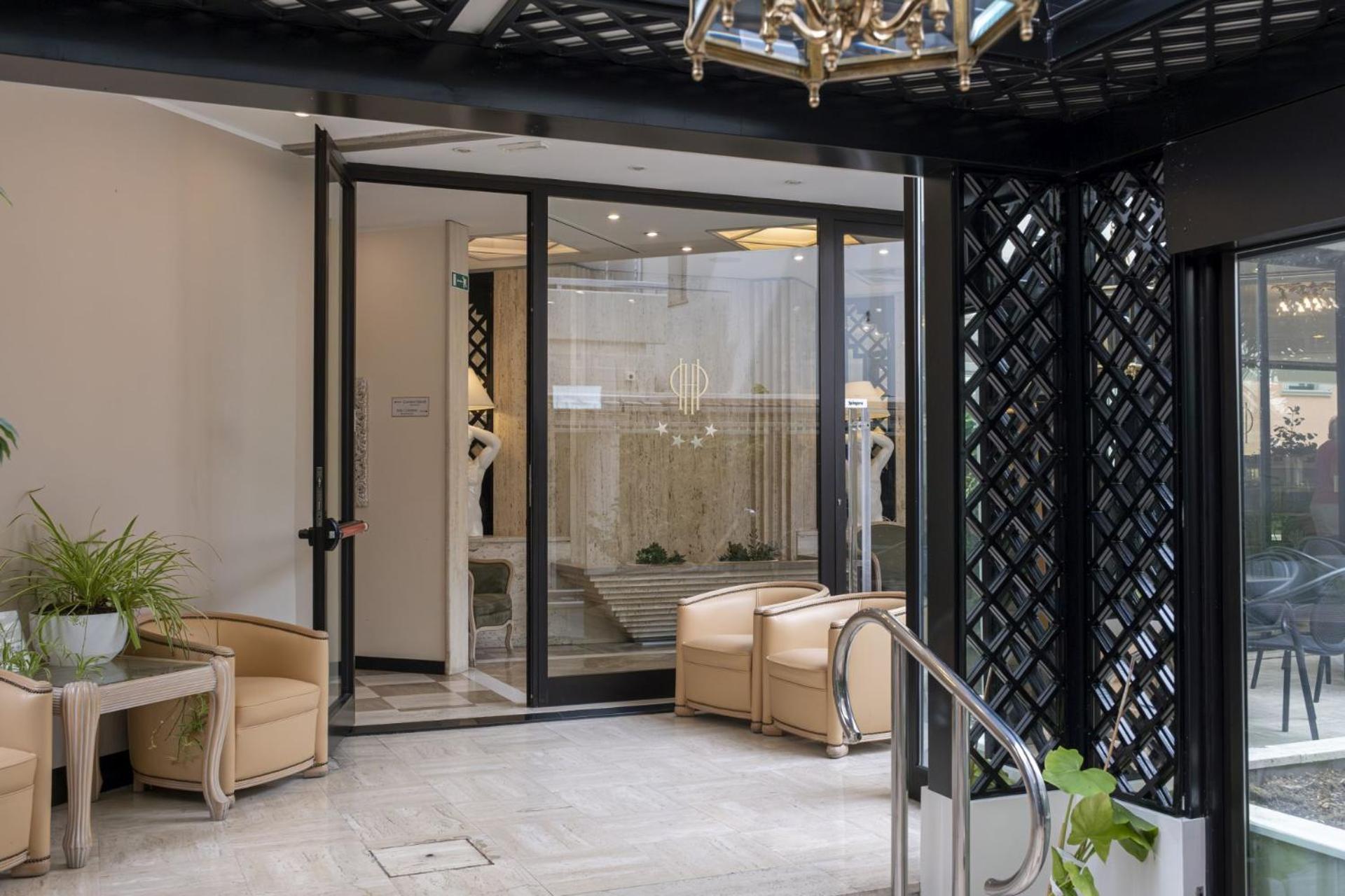 Hotel President - Vintage Hotel In Centro Riccione Exterior photo
