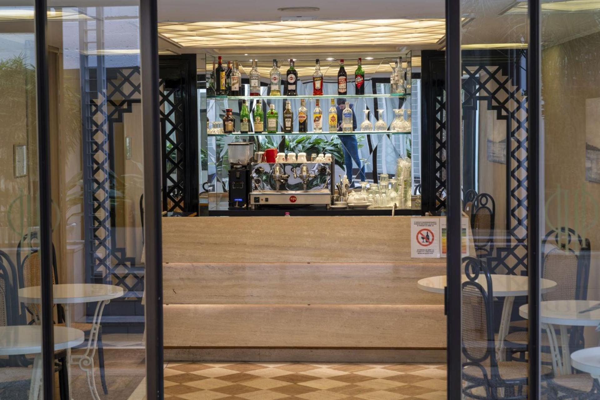 Hotel President - Vintage Hotel In Centro Riccione Exterior photo