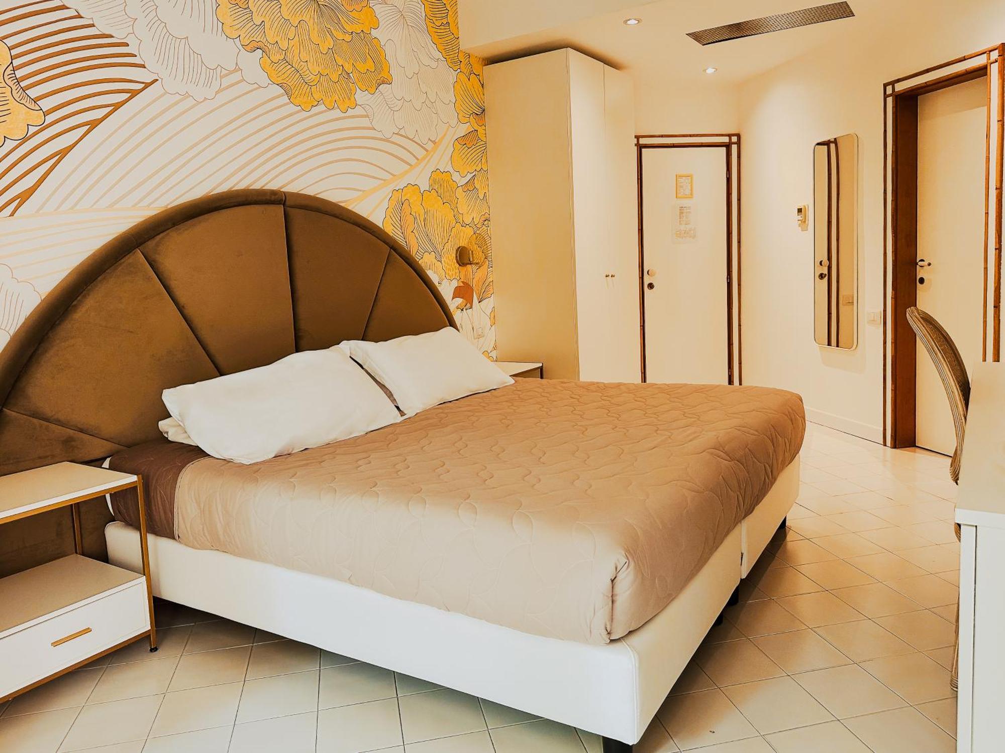 Hotel President - Vintage Hotel In Centro Riccione Exterior photo