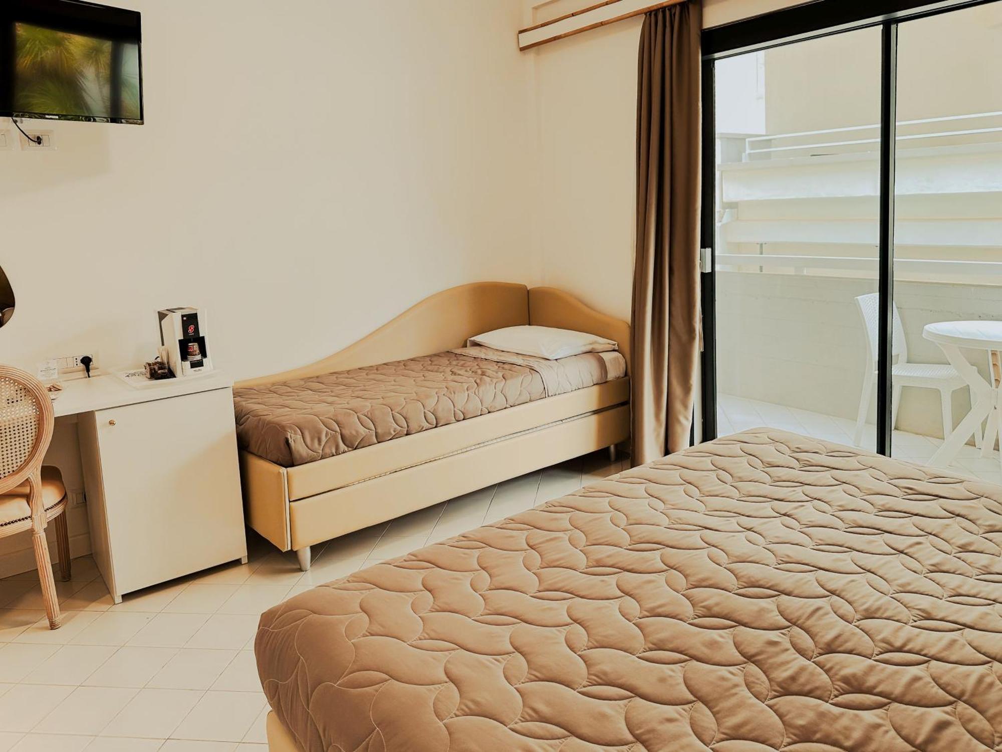 Hotel President - Vintage Hotel In Centro Riccione Exterior photo