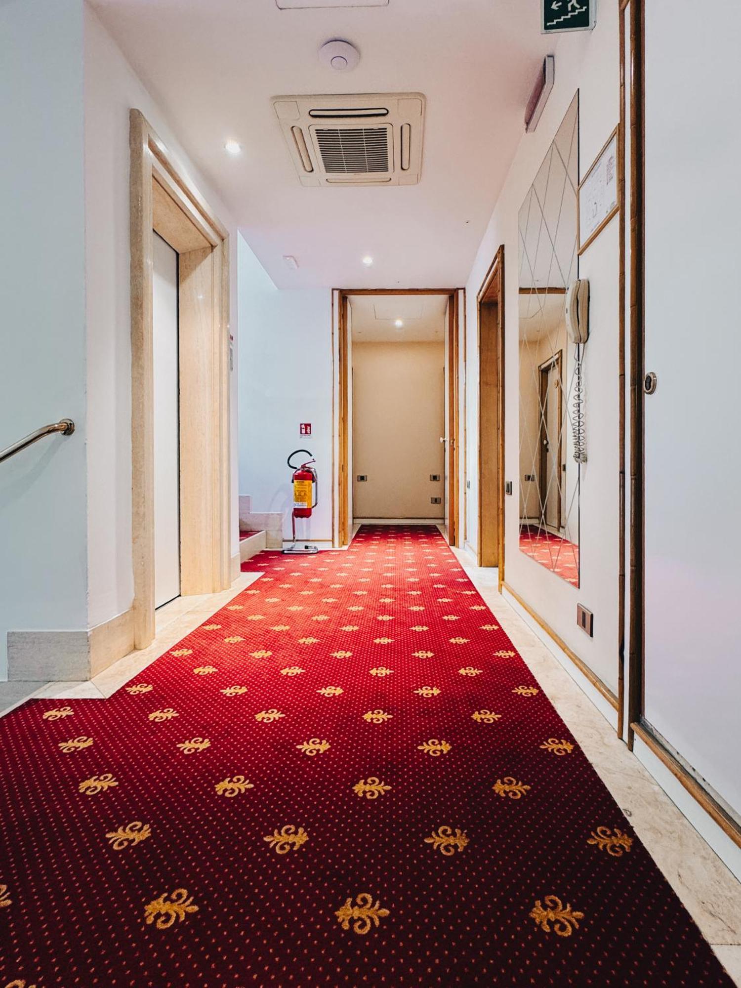 Hotel President - Vintage Hotel In Centro Riccione Exterior photo