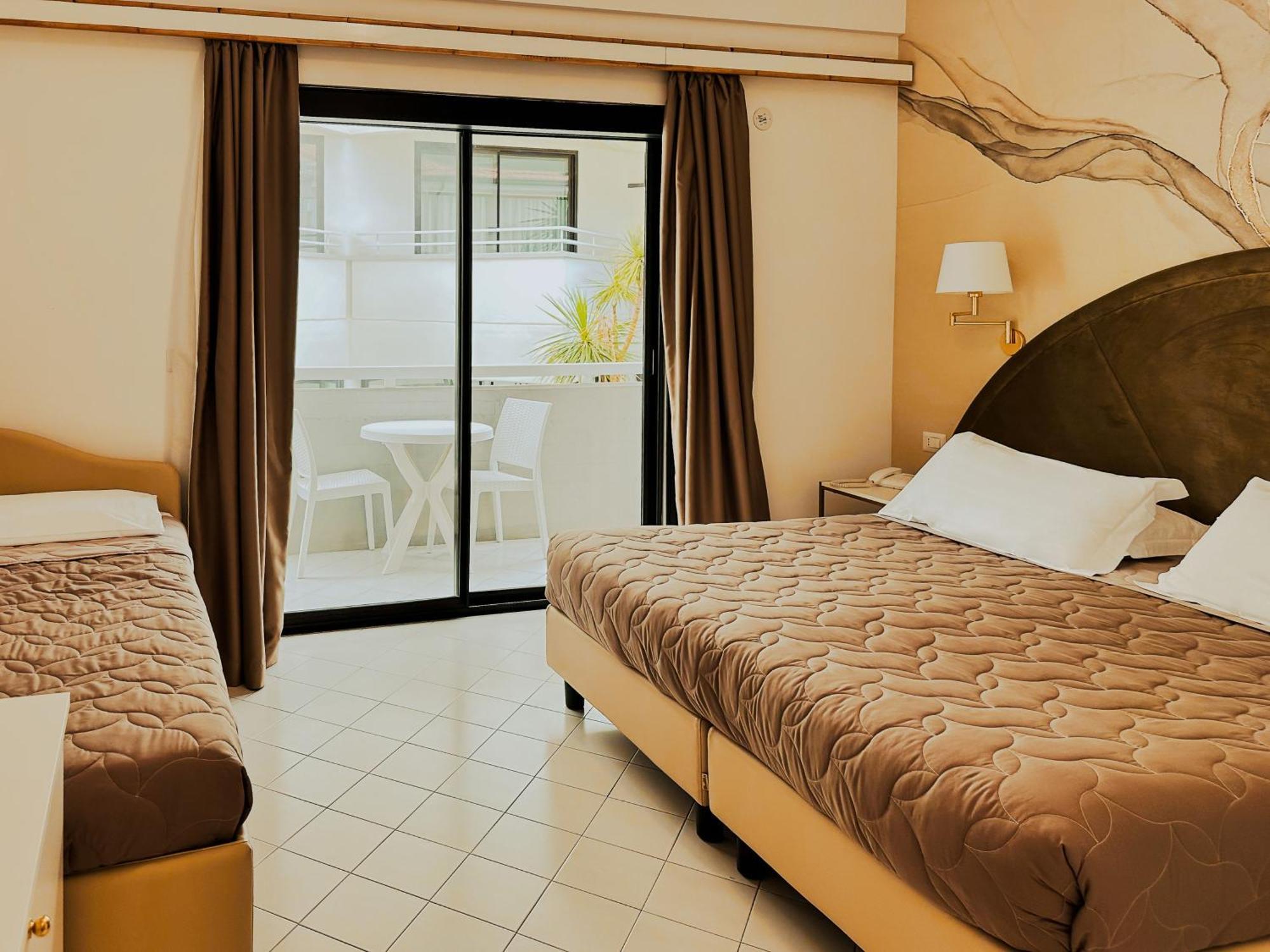 Hotel President - Vintage Hotel In Centro Riccione Exterior photo