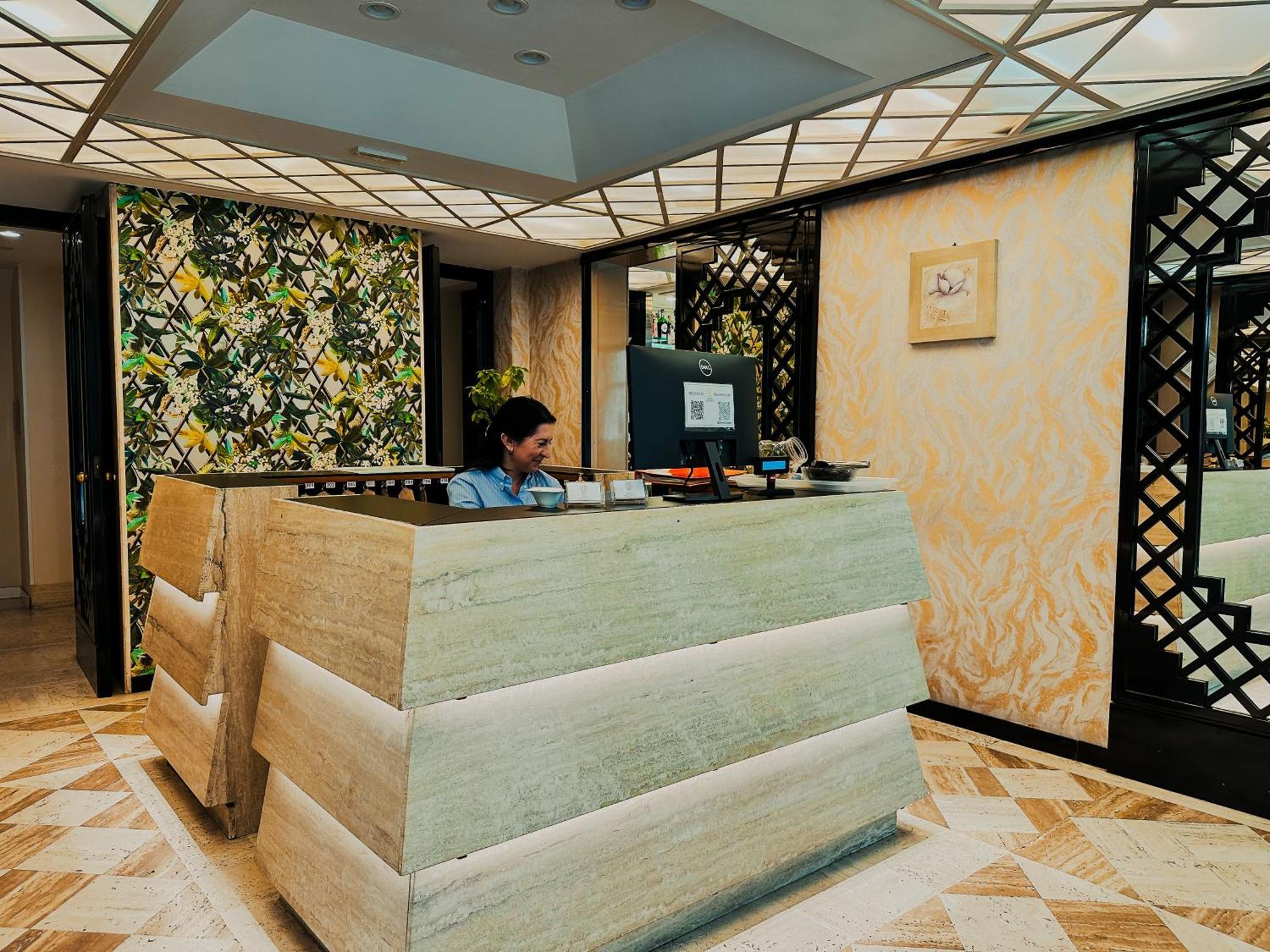 Hotel President - Vintage Hotel In Centro Riccione Exterior photo